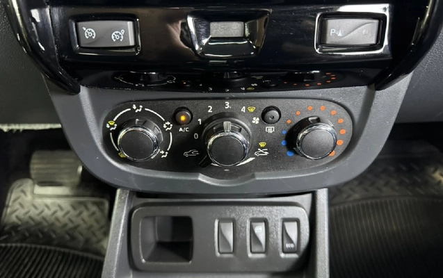 imagem-https://www.socarrao.com.br/sc-vehicle-images-prod/3913418/1789664340153-c685db2b-e243-fd12-acc7-a984b9bc49db-whatsappimage2026-08-24at141448jpeg.jpg