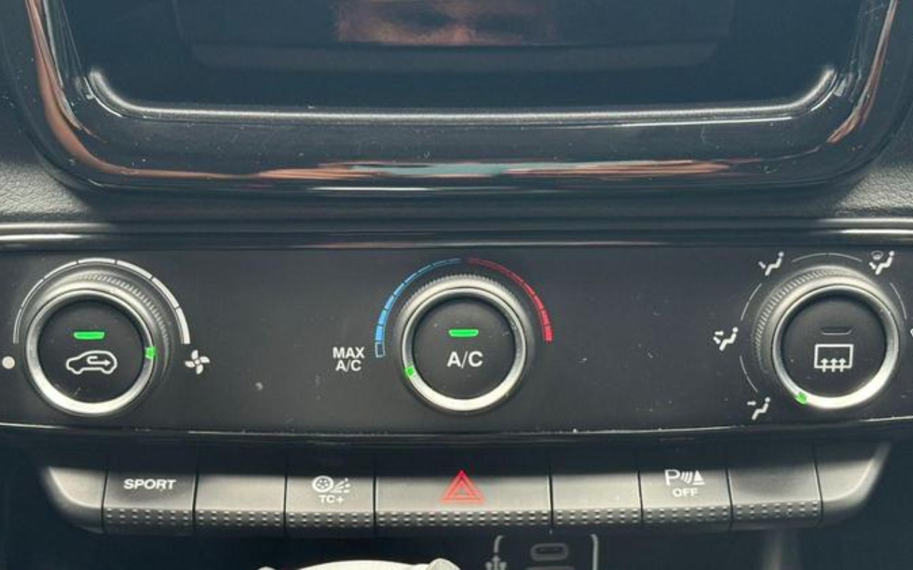 imagem-https://www.socarrao.com.br/sc-vehicle-images-prod/3913788/1789665001103-Nzc1MTU2NF8wX0JfYWVlZWYwNWExNC5qcGVn.jpeg