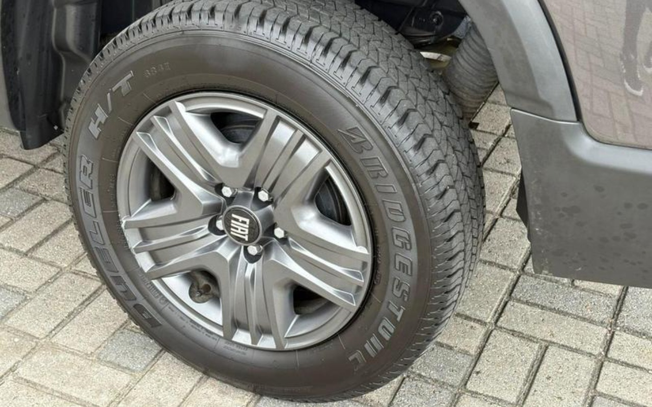 imagem-https://www.socarrao.com.br/sc-vehicle-images-prod/3913788/1789665001759-Nzc1MTU2NF8zX0JfYTc3MzY3MDI5NC5qcGVn.jpeg