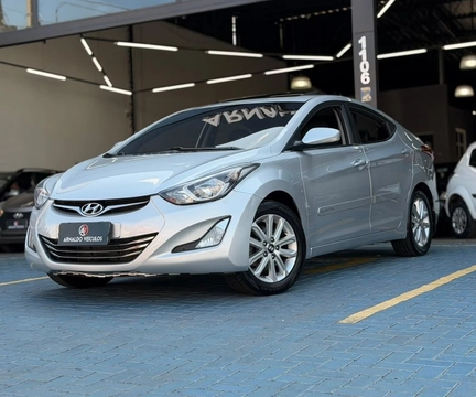 Hyundai Elantra 2015 Prata — foto 1 de 3