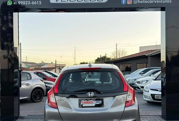 imagem-https://www.socarrao.com.br/sc-vehicle-images-prod/3914150/1789665889086-7743531_4_B_337d673e4a.jpeg