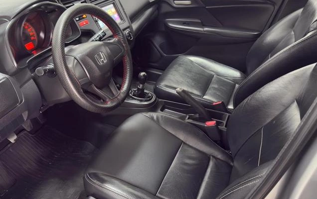 imagem-https://www.socarrao.com.br/sc-vehicle-images-prod/3914150/1789665889090-7743531_7_B_213071a86d.jpeg