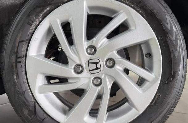 imagem-https://www.socarrao.com.br/sc-vehicle-images-prod/3914150/1789665889094-7743531_7_B_1fcdc3a3aa.jpeg