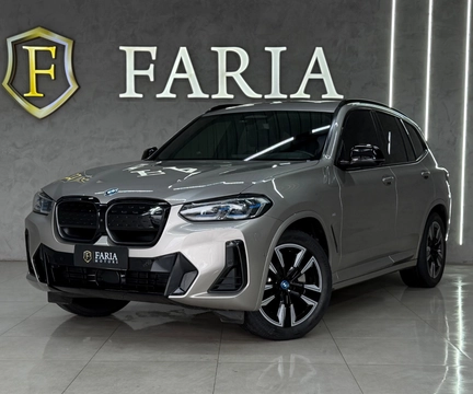 BMW iX 2022 Prata — foto 1 de 3