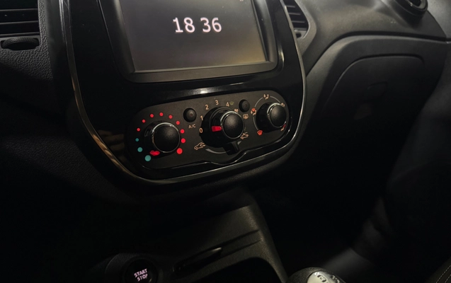 imagem-https://www.socarrao.com.br/sc-vehicle-images-prod/3914183/1789665993781-6fc32984-1829-43c4-8929-bf9f3f3892cc.jpg