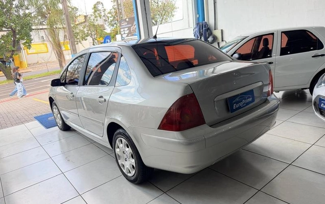 imagem-https://www.socarrao.com.br/sc-vehicle-images-prod/3914537/1789666664130-8305733_13_B_b235940fc1.jpeg
