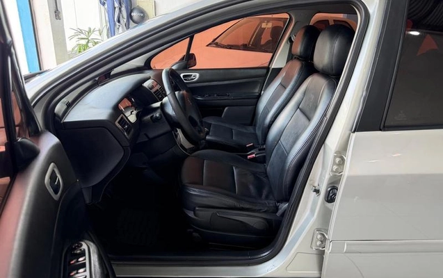 imagem-https://www.socarrao.com.br/sc-vehicle-images-prod/3914537/1789666664133-8305733_0_B_c8de530e9e.jpeg