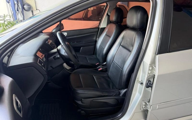 imagem-https://www.socarrao.com.br/sc-vehicle-images-prod/3914537/1789666664140-8305733_4_B_cd044c22d1.jpeg