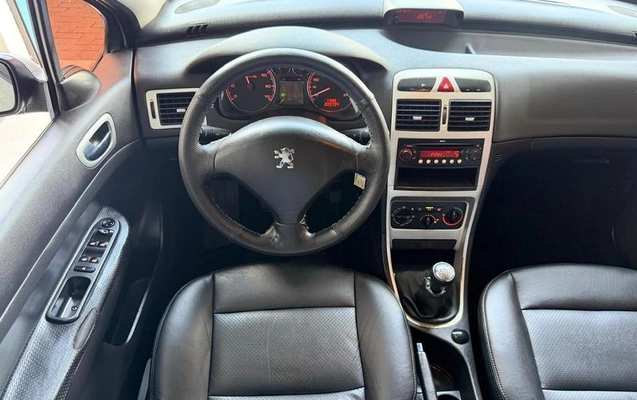 imagem-https://www.socarrao.com.br/sc-vehicle-images-prod/3914537/1789666664142-8305733_6_B_dc7864a810.jpeg