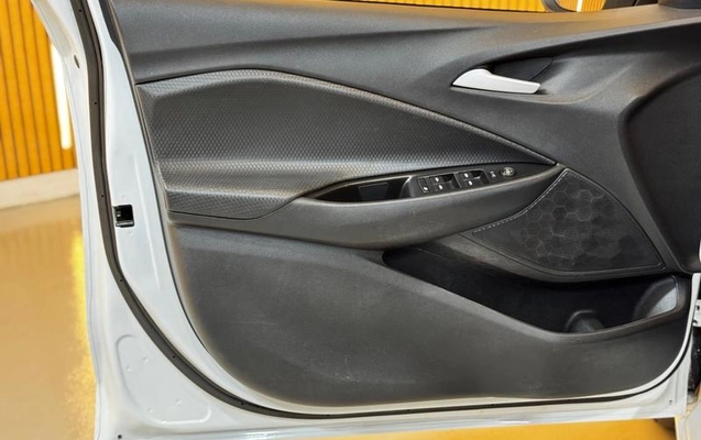 imagem-https://www.socarrao.com.br/sc-vehicle-images-prod/3914545/1789666763308-8447940_8_B_aacd37f02e.jpeg