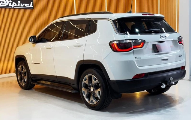 imagem-https://www.socarrao.com.br/sc-vehicle-images-prod/3914550/1789666812395-8482360_5_B_74761a4634.jpeg