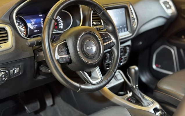 imagem-https://www.socarrao.com.br/sc-vehicle-images-prod/3914550/1789666812409-8482360_13_B_f070e111ae.jpeg