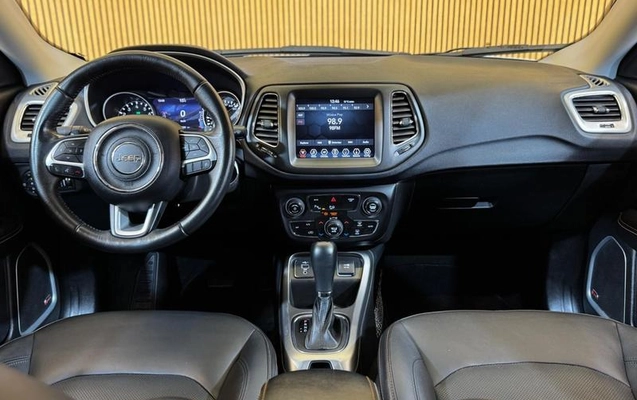 imagem-https://www.socarrao.com.br/sc-vehicle-images-prod/3914550/1789666812413-8482360_15_B_4b7d931583.jpeg