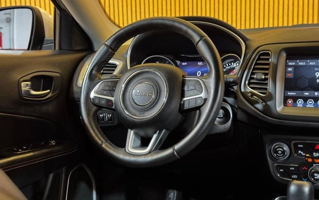 imagem-https://www.socarrao.com.br/sc-vehicle-images-prod/3914550/1789666812414-8482360_16_B_e129ebdce3.jpeg