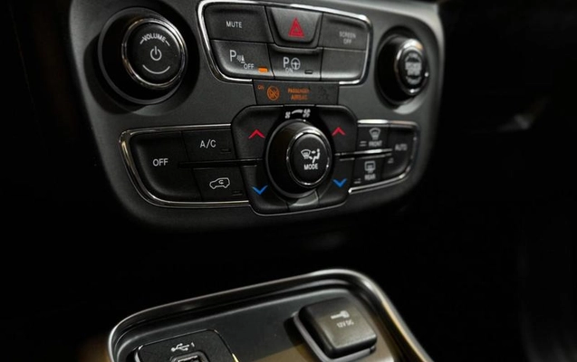 imagem-https://www.socarrao.com.br/sc-vehicle-images-prod/3914550/1789666812419-8482360_19_B_60bedc2e59.jpeg