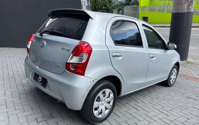 imagem-https://www.socarrao.com.br/sc-vehicle-images-prod/3914554/1789666855631-3a6d9664-8b9c-b117-270e-3a23c29d75ec.jpg