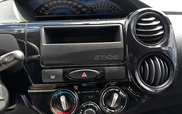 imagem-https://www.socarrao.com.br/sc-vehicle-images-prod/3914554/1789666855636-f27da8ad-49fa-49a0-1b7d-3a23c29d75fc.jpg