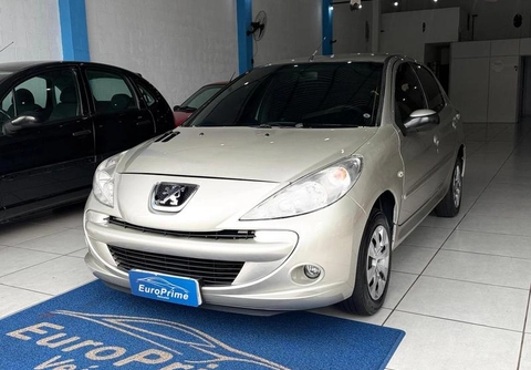 Peugeot 207 XR 1.4 Flex 8V 3p 2011 Prata — foto 1 de 3