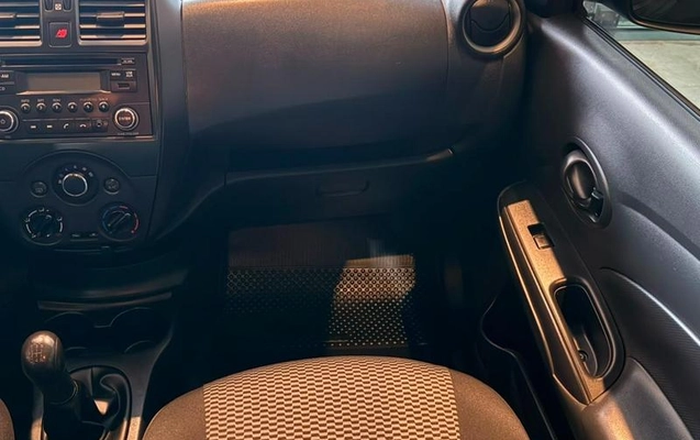imagem-https://www.socarrao.com.br/sc-vehicle-images-prod/3914792/1789667202139-8354486_17_B_f5cb9994bf.jpeg