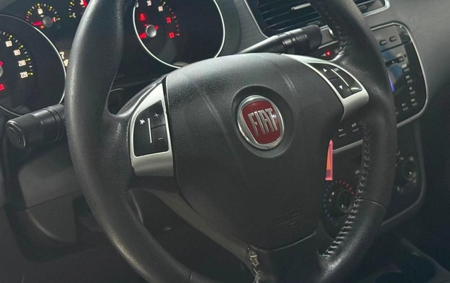imagem-https://www.socarrao.com.br/sc-vehicle-images-prod/3914843/1789667306346-8268842_8_B_815a0c3e43.jpeg