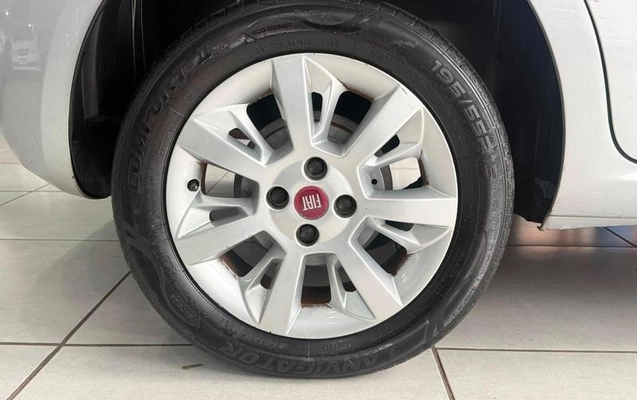imagem-https://www.socarrao.com.br/sc-vehicle-images-prod/3914843/1789667306349-8268842_12_B_3d9e61a3ee.jpeg