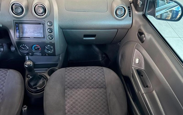 imagem-https://www.socarrao.com.br/sc-vehicle-images-prod/3914925/1789667486661-8119601_12_B_925b62c21f.jpeg