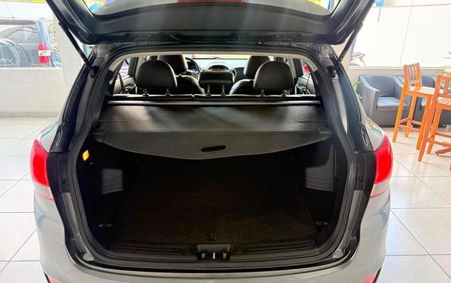 imagem-https://www.socarrao.com.br/sc-vehicle-images-prod/3914940/1789667518264-8116890_9_B_f353d50332.jpeg