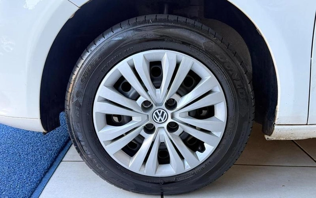 imagem-https://www.socarrao.com.br/sc-vehicle-images-prod/3914986/1789668796936-8443838_15_B_e0fca74fd9.jpeg