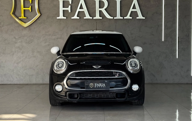 imagem-https://www.socarrao.com.br/sc-vehicle-images-prod/3914993/1789667749317-784ffa27-c65f-47e1-9273-27f4c47f555c.jpg