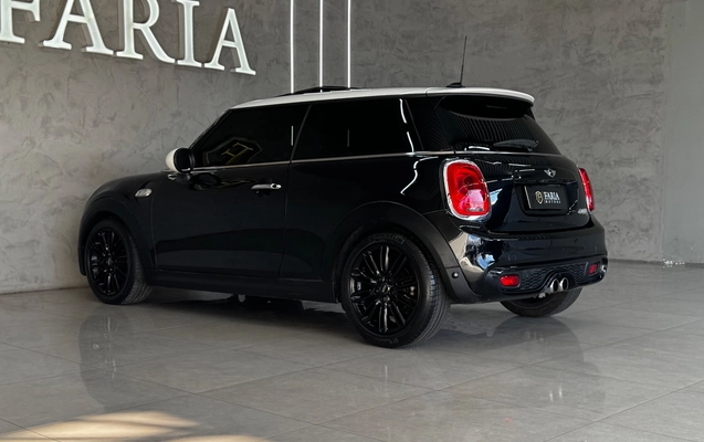 imagem-https://www.socarrao.com.br/sc-vehicle-images-prod/3914993/1789667749323-ddd568e1-619e-4506-a94b-86ec9dc7d9e7.jpg