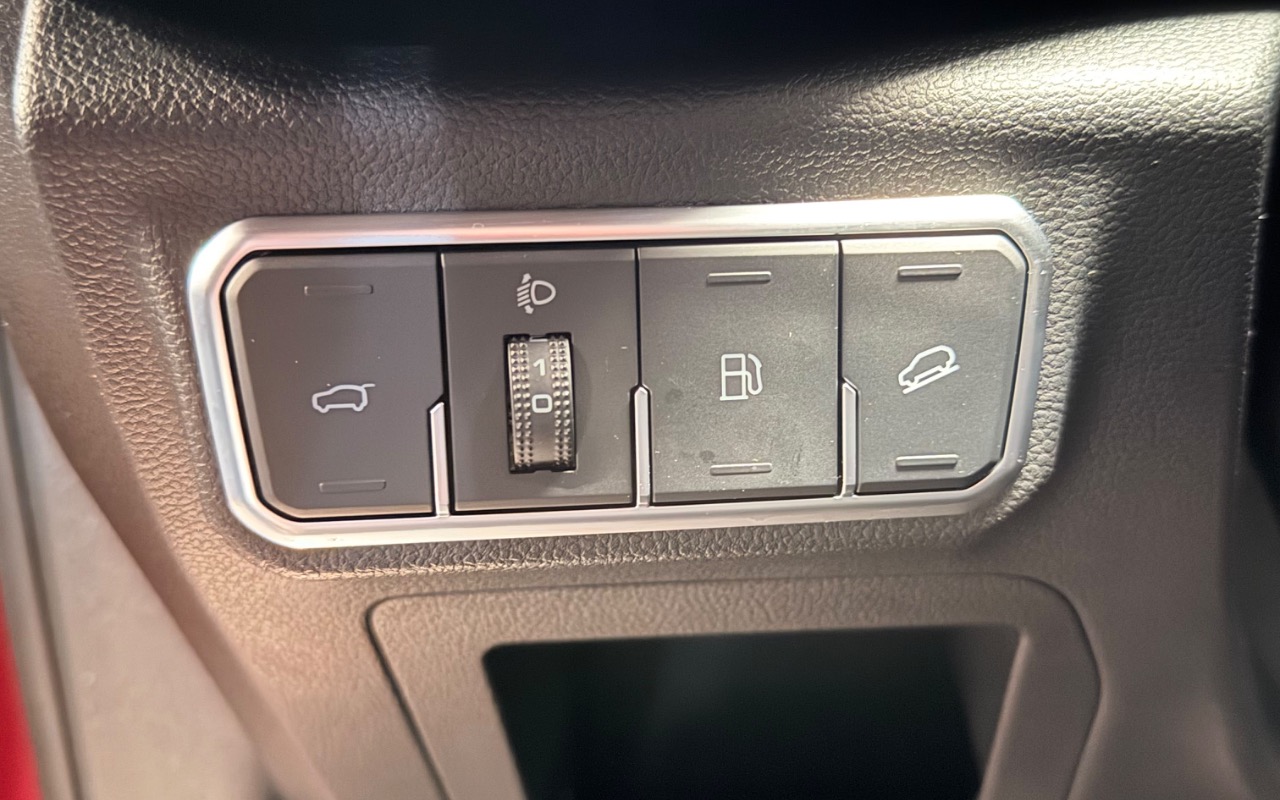 imagem-https://www.socarrao.com.br/sc-vehicle-images-prod/3914994/1789667778872-NjI4ZTNiMDMtNTUwNS00N2VjLWEyYTQtZTIzMDMzY2U5YWY5LmpwZWc.jpeg