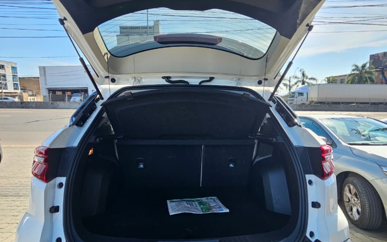 imagem-https://www.socarrao.com.br/sc-vehicle-images-prod/3915755/1789669584770-MWFhYmMxYzUtZDI3ZS00ZTg3LWJjMTItMDZhYmMyNGM4ODllLmpwZw.jpg