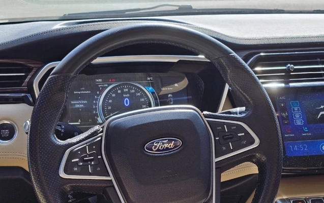 imagem-https://www.socarrao.com.br/sc-vehicle-images-prod/3915755/1789669585215-MjQ1YmQ4NmUtM2I4MS00ZTZhLTg0ZGMtYjdmNzk4MzEyY2I5LmpwZw.jpg