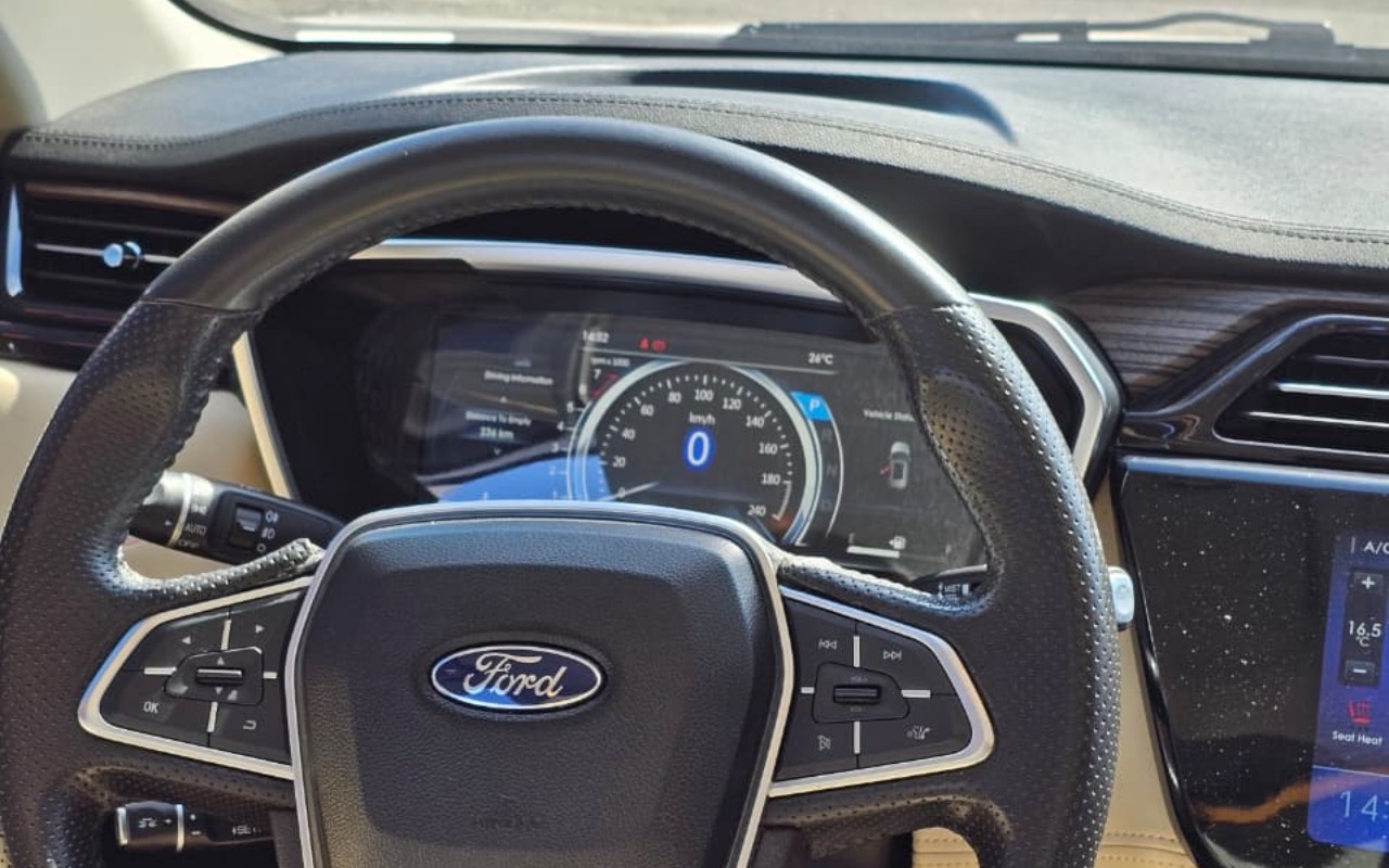 imagem-https://www.socarrao.com.br/sc-vehicle-images-prod/3915755/1789669585984-ZWEwZTQwZmYtMzY1MS00MzYxLTliYzQtNmM0ZTFlYzcyZmM4LmpwZw.jpg
