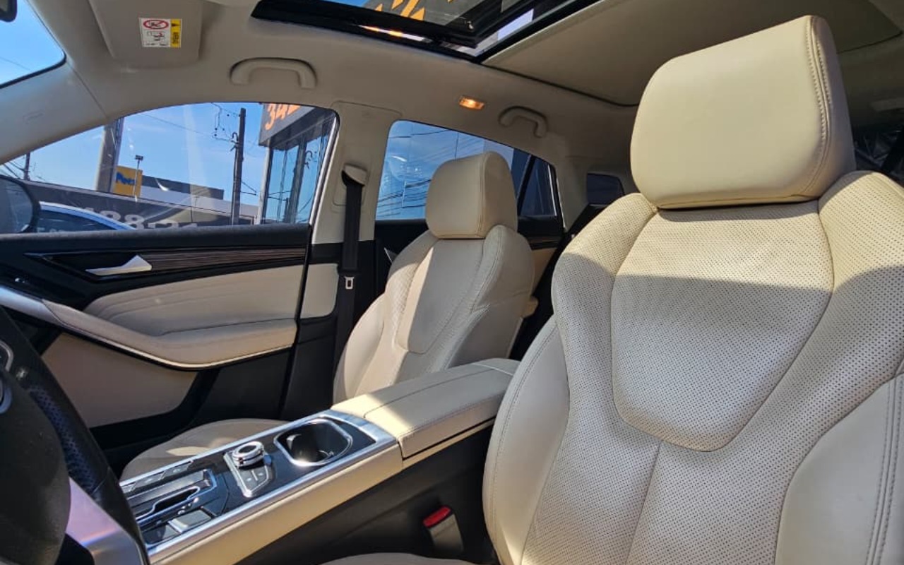 imagem-https://www.socarrao.com.br/sc-vehicle-images-prod/3915755/1789669586139-ZWQzYzEwNmItZjA2Zi00N2Y4LTljMGItZTE0ZmMwNDIxMjJkLmpwZw.jpg