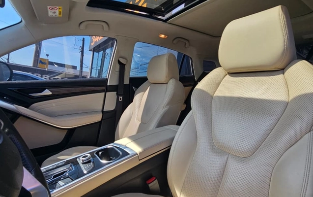imagem-https://www.socarrao.com.br/sc-vehicle-images-prod/3915755/1789669586139-ZWQzYzEwNmItZjA2Zi00N2Y4LTljMGItZTE0ZmMwNDIxMjJkLmpwZw.jpg