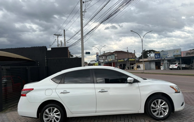 imagem-https://www.socarrao.com.br/sc-vehicle-images-prod/3915757/1789669592151-V2hhdHNBcHAgSW1hZ2UgMjAyNi0wOS0xNCBhdCAxMC4yNC41OSAoMSkuanBlZw.jpeg