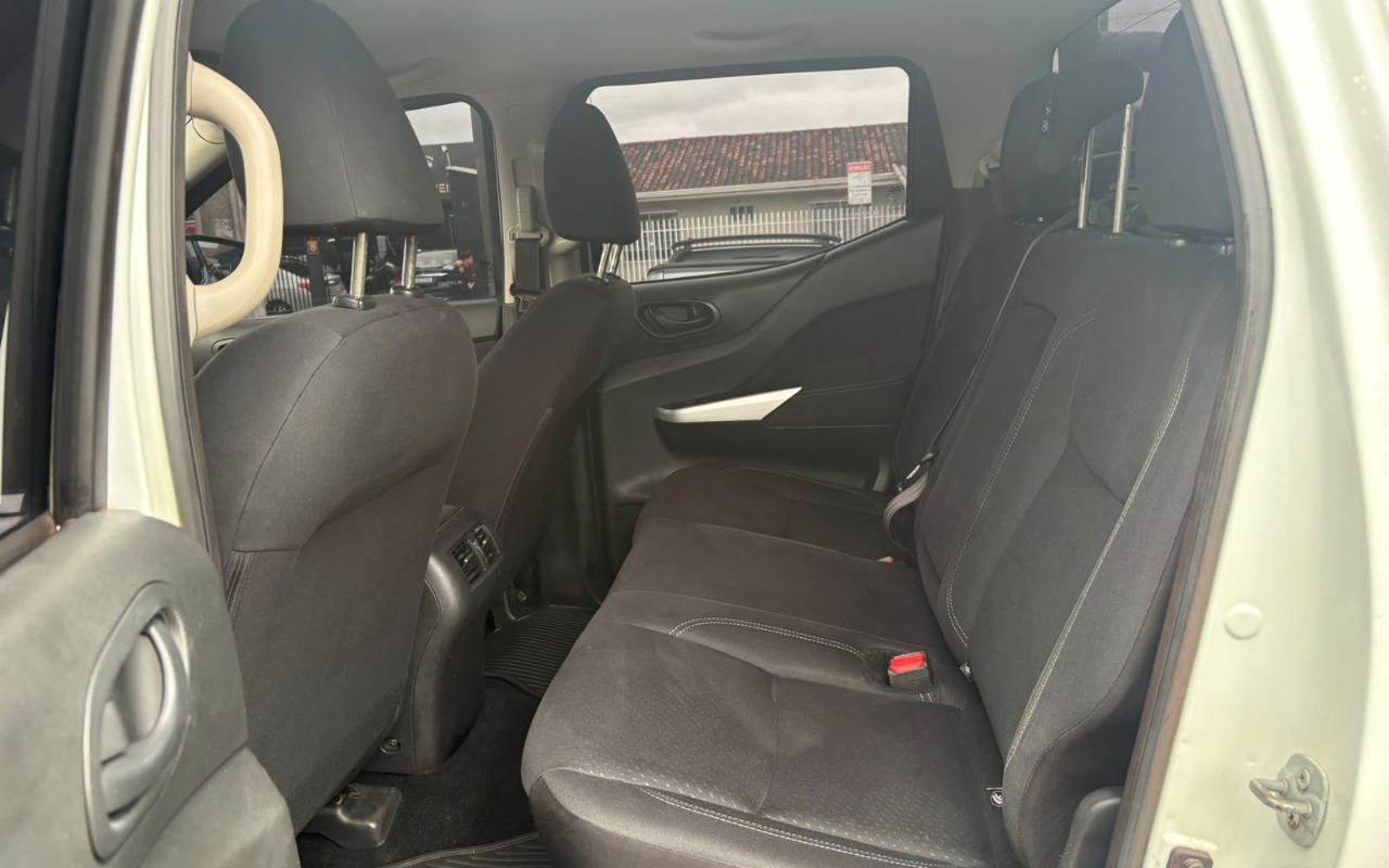 imagem-https://www.socarrao.com.br/sc-vehicle-images-prod/3915832/1789669730045-V2hhdHNBcHAgSW1hZ2UgMjAyNi0wOS0xNCBhdCAxMS4yNC4yNC5qcGVn.jpeg