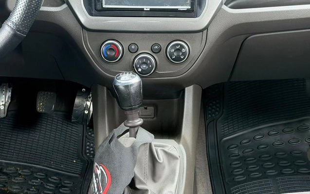 imagem-https://www.socarrao.com.br/sc-vehicle-images-prod/3915995/1789670068233-8487215_5_B_112080cc1b.jpeg
