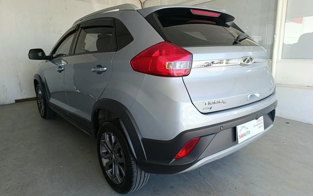 imagem-https://www.socarrao.com.br/sc-vehicle-images-prod/3915998/1789670076746-055549afcb4f44af8676a0d9e1e9af5f_1789670042293.jpg