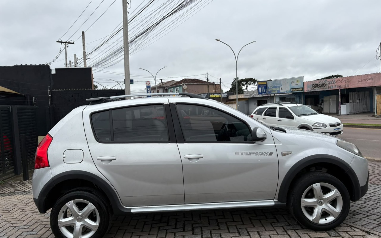 imagem-https://www.socarrao.com.br/sc-vehicle-images-prod/3916084/1789670310099-V2hhdHNBcHAgSW1hZ2UgMjAyNi0wOS0xNCBhdCAxMS40NS41MyAoMSkuanBlZw.jpeg