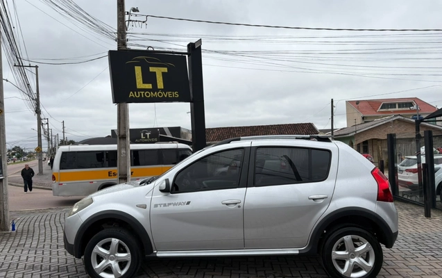 imagem-https://www.socarrao.com.br/sc-vehicle-images-prod/3916084/1789670310489-V2hhdHNBcHAgSW1hZ2UgMjAyNi0wOS0xNCBhdCAxMS40NS41NC5qcGVn.jpeg