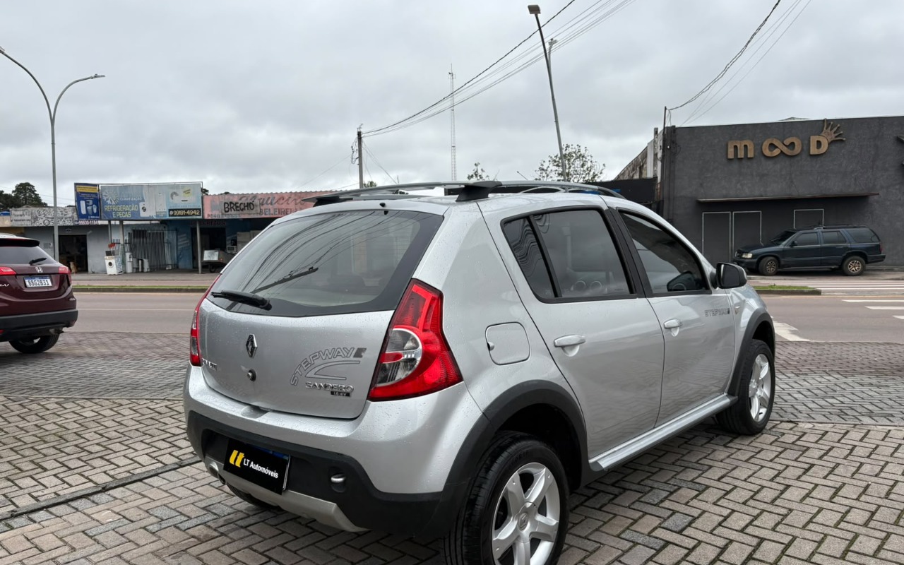 imagem-https://www.socarrao.com.br/sc-vehicle-images-prod/3916084/1789670310735-V2hhdHNBcHAgSW1hZ2UgMjAyNi0wOS0xNCBhdCAxMS40NS41NS5qcGVn.jpeg