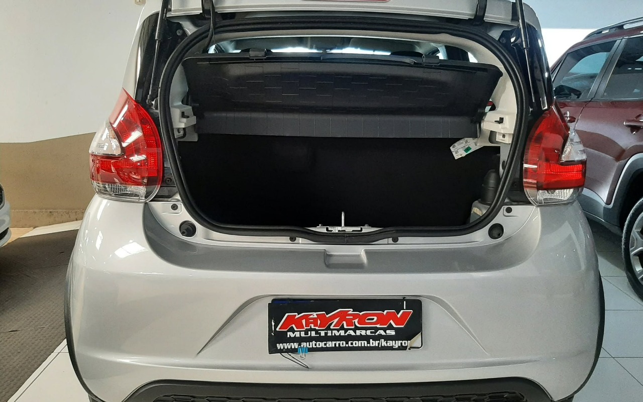 imagem-https://www.socarrao.com.br/sc-vehicle-images-prod/3916236/1789685402633-MTEuanBn.jpg