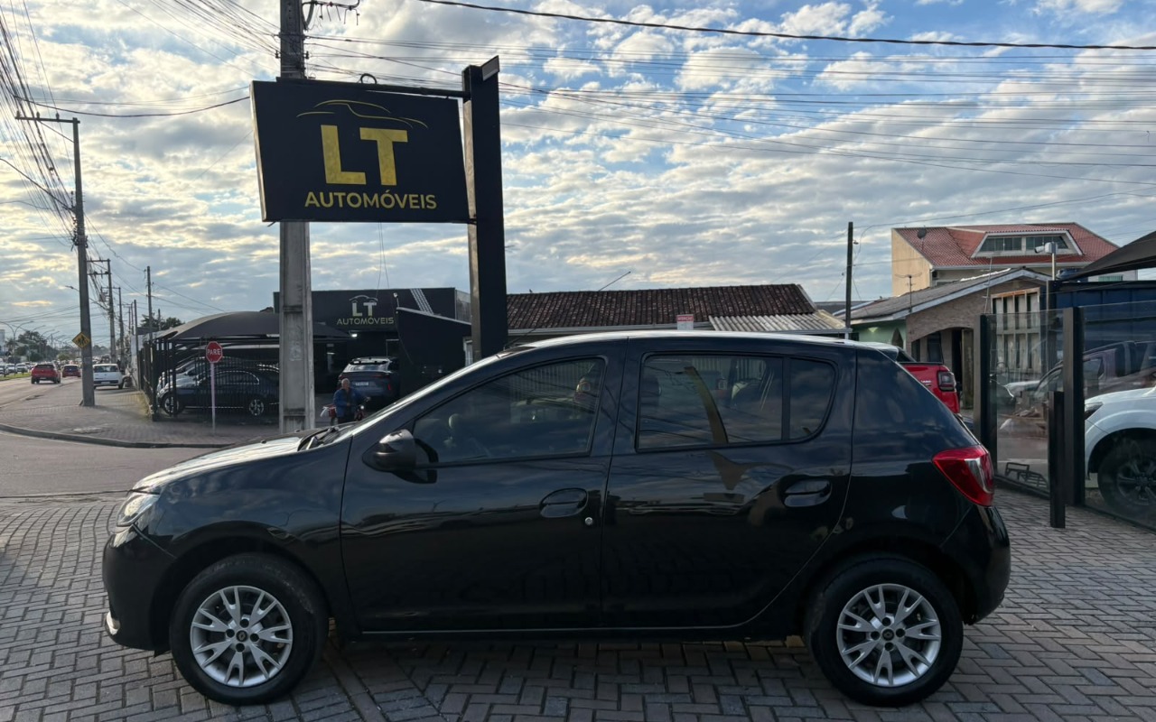 imagem-https://www.socarrao.com.br/sc-vehicle-images-prod/3916371/1789671231026-V2hhdHNBcHAgSW1hZ2UgMjAyNi0wOS0xNSBhdCAxNy4yOS4xMiAoMSkuanBlZw.jpeg
