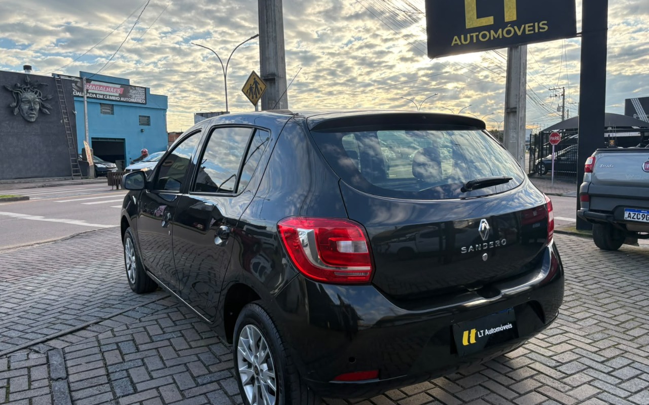 imagem-https://www.socarrao.com.br/sc-vehicle-images-prod/3916371/1789671231197-V2hhdHNBcHAgSW1hZ2UgMjAyNi0wOS0xNSBhdCAxNy4yOS4xMyAoMSkuanBlZw.jpeg
