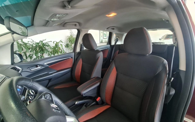 imagem-https://www.socarrao.com.br/sc-vehicle-images-prod/3916466/1789671710052-6017bc8936de42aeb2f19ff60fc5ae88_1789671559421.jpg