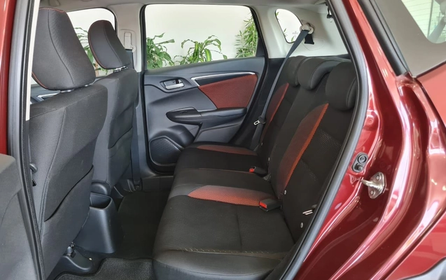 imagem-https://www.socarrao.com.br/sc-vehicle-images-prod/3916466/1789671710053-ff90ac0886964c16bff6850de93ea6c0_1789671559429.jpg