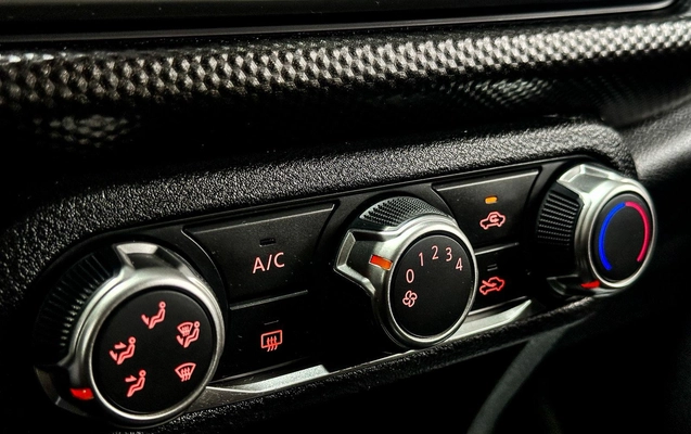 imagem-https://www.socarrao.com.br/sc-vehicle-images-prod/3916598/1789672261408-1d3d13a53c1a4bc4b9320599129e0c33_1789562532736.jpg