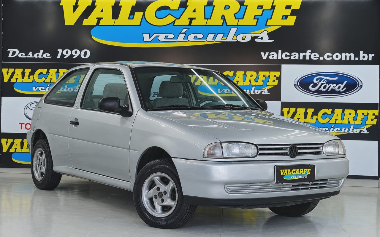 Volkswagen Gol CL 1.6 Mi 2p e 4p 1997 Prata — foto 1 de 3
